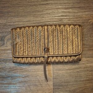 New Banana Republic Brown Metallic Luxurious Leather Woven Clutch Bag. 